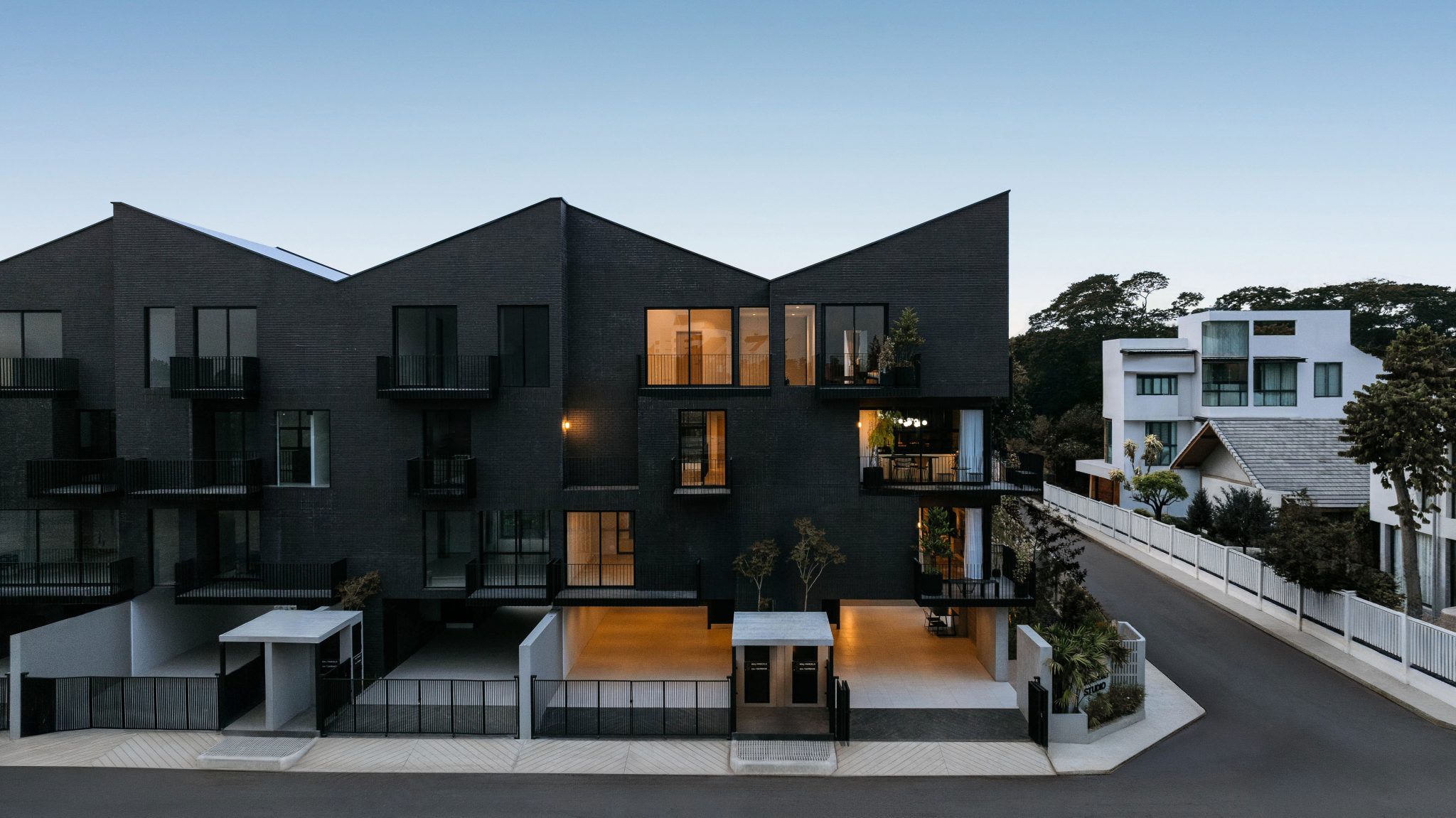 Monotown Studio โมโนทาวน์ สตูดิโอ ทาวน์โฮมเชียงใหม่ โฮมออฟฟิศ บ้านโมเดิรน์